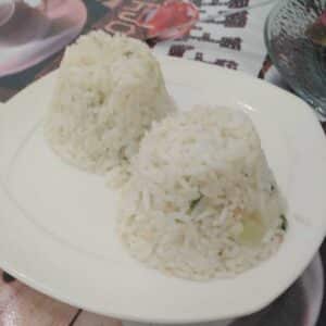 ¿Cuántas calorias tiene 250 gramos de arroz?