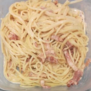 ¿Cuántas calorias tiene spaghetti a la carbonara?
