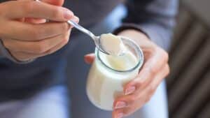 ¿Qué se puede hacer con el yogur caducado?